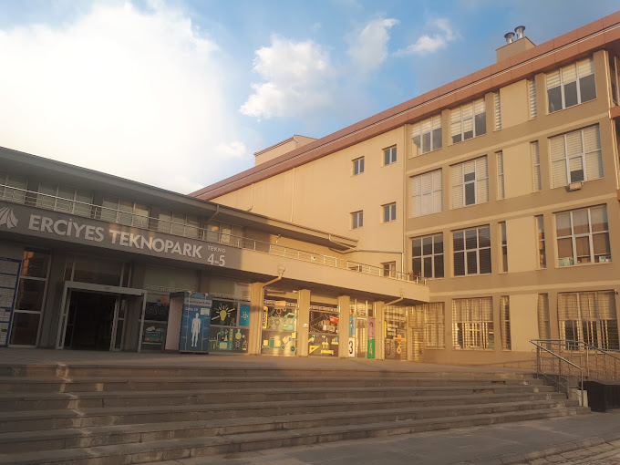 Teknoloji Merkezine Taşındık.